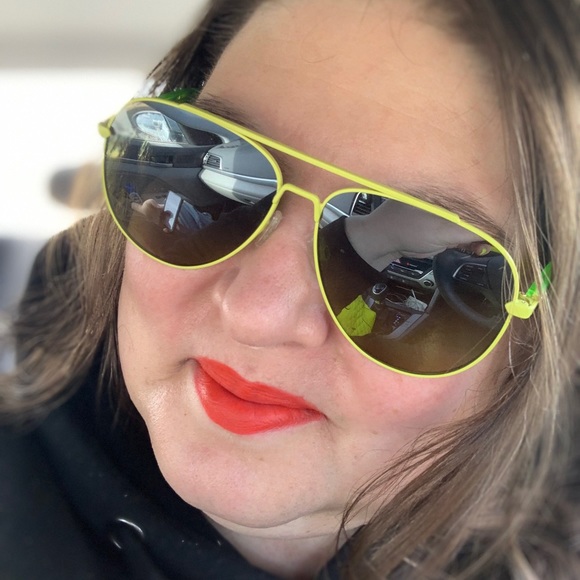 Meet your Posher, Allison - Picture 1 of 1